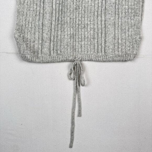 NWT Universal Thread Women’s Gray Sleeveless‎ Knit Vest One Size - Picture 3 of 9